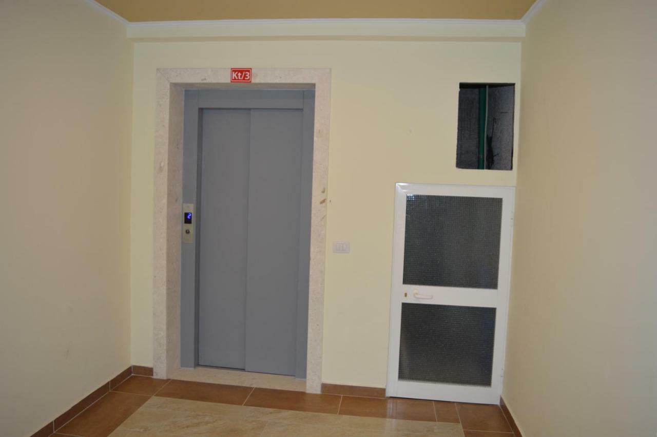 Apartment Bllaca Shengjin Exterior photo